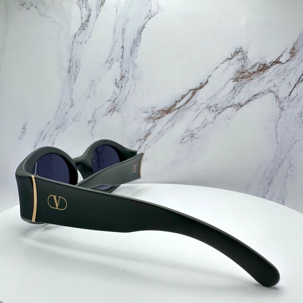 ❌SOLD ❌Valentino New Womens V Logo Sunglasses - Picture 3 of 16